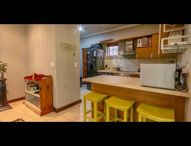 3 BEDROOM HOUSE FOR SALE IN MENLO PARK